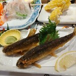 小川の魚 - 