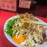 ラーメン 悔いなし - 麺は極太平打ちワシワシ弾力麺です食べ応えアリ！