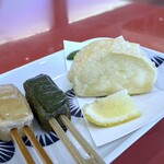 花小梅 - ◆「小梅」のセット・・生麩田楽と湯葉揚げ。梅の花さんの「生麩田楽」が好きで時々デパ地下で買うのですが、 やっぱり出来たては美味しい。湯葉揚げもフワフワ食感で好みでした。♪