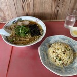 春来軒 - Aセット(ラーメン&半チャーハンのセット)　¥930