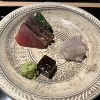 御料理 無窮 - お造り: 鰹、他