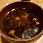 菩提樹 - 味に深みのある赤だしの味噌汁。