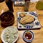 菩提樹 - 岩中豚ロースかつランチ定食