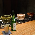 割烹 隆 - 伯楽星さんと中川一辺陶さんの釜戸さんでーす。