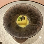 恵比寿 鮨 一 - ①先付け：モロコシ豆腐ホワイトアスパラの生姜ジュレ掛け