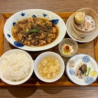 正宗広東私房菜サワダ 梅田エスト店 - 澤田流麻婆豆腐セット ¥1,580 正宗広東私房菜サワダ 梅田エスト店 - 澤田流麻婆豆腐セット ¥1,580