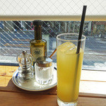 ブレッド&タパス 沢村 - グレープフルーツ・ジュース