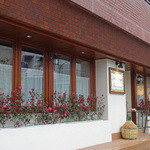 ブレッド&タパス 沢村 - お向かいのアンティキ・サポーリ