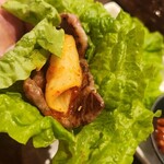 焼肉車 - 巻いて食べる(๑˃̵ᴗ˂̵)و !