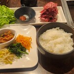 焼肉車 - ボリュームたっぷりランチ150g̑̑(*•̀ᴗ•́*)و ̑̑