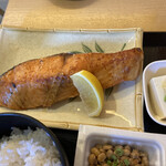 なか里 - 鮭が大きい