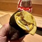 日本料理 徳専 - うなたま
      ホントはうなキューだけど、漬物食べれない僕がキュウリも苦手だ思ったみたいで、キュウリを薄焼き玉子に変更してくれました。ちなみにスキーのジャンプ台みたいな皿は特注らしいっす