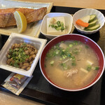 なか里 - 具たくさんの味噌汁