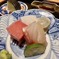 日本料理 徳専 - 本まぐろ・シブダイ・真鯛の昆布締め・フグのたたき・いか・水ナス
