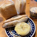 SOLANA BAKERY - ツナオニオン、レーズンクリーム