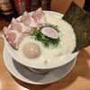 鶏そば 啜る 丸の内本店