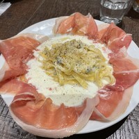 Focacceria la Brianza - 生ハムと4種チーズのクリームパスタ
