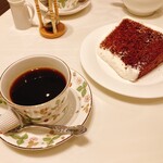 カフェ 英國屋 - アメリカンとチョコシフォンケーキ