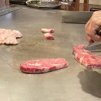 ステーキハウス松波 - シェフの調理