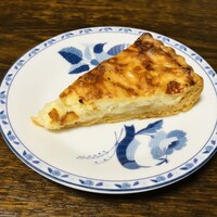 AKAI - 【AKAI DELI】世羅の山本さんの玉ねぎと三良坂フロマージュのチーズのキッシュ
