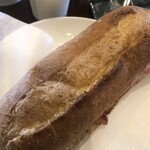 スターバックス・コーヒー - 料理写真:ハム&マリボーチーズ石窯フィローネ(437円)