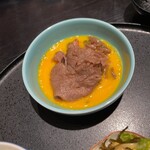 きつね - 1枚目の大和牛は卵のみで、王道の食べ方。甘い脂で美味しい(^O^)