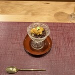 本城 - 胡麻豆腐　あずき雲丹和え