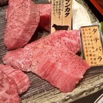 炭火焼肉くらた - 信州プレミアム牛肉盛合せ150g定食(\2,400) タテバラ