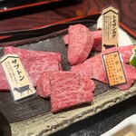 炭火焼肉くらた - 信州プレミアム牛肉盛合せ150g定食(\2,400)
