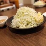 とんかつ そら - キャベツに使うドレッシングが全部ウマウマ