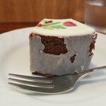 キッチン ブルー グローブ - 横から見るとバームクーヘン？