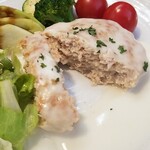 キッチン ブルー グローブ - ハンバーグもカット