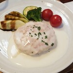 キッチン ブルー グローブ - 鶏挽肉と豆腐のハンバーグのアップ