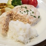 キッチン ブルー グローブ - 真ん中にご飯を乗せて、ソースを吸わせます