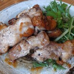 焼鳥酒場 じゅうぞう - 鶏もも炙り焼き