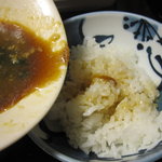 よしはし - 御飯に残った玉子の汁をかけると・・・・！！！！