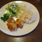 ゴピナータ - 日替りセット：ウラド豆のワダ揚げ 甘酢あん、パスタ 大葉の胡麻和え、菜の花マスタードシード、野菜の辛味噌炒め、根菜と茸のスープ、スプラウツサラダ、おからサラダ、ご飯6