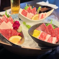 馬桜 下通り店 - 特上馬刺し盛り（4種）