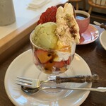 COFFEE CANTUS - 〈2024年5月〉パッションフルーツとフランボワーズのイートンメス仕立てのミニパフェ