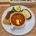 FAINA ウクライナ料理 - 美味しいの全部乗せプレートですね