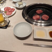 馬車道 de 焼肉 DOURAKU CORRIDA 北仲ブリック＆ホワイト店 - 
