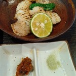 胡麻切りそばと創作串揚げ おおの - 鱧の炙り（唐辛子味噌そえ）