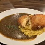 欧風カレー専門店 ゴールデンカップ - ベビーホタテのクリームコロッケカレー