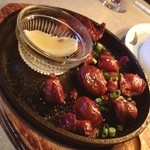 シダックス - 料理写真:あつあつ砂肝の鉄板焼!
