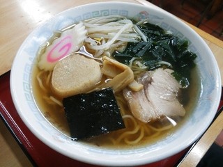 さか本そば店 - 叉焼 ワカメ もやし メンマ なると 海苔 お麩 （2014.03）