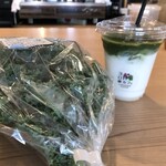ヨロ研カフェ - 狭山の抹茶ラテと、ケールを購入