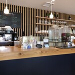 ヨロ研カフェ - お水はセルフでデトックスウォーター