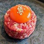 東京焼肉 黒木 - 赤ユッケ(タレベース)