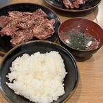炭火焼肉食道園 - Wハラミ定食(Wハラミのお肉、ワカメスープ、ライス)