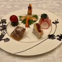 中国料理 王宮 - 季節の前菜五種盛り合わせ